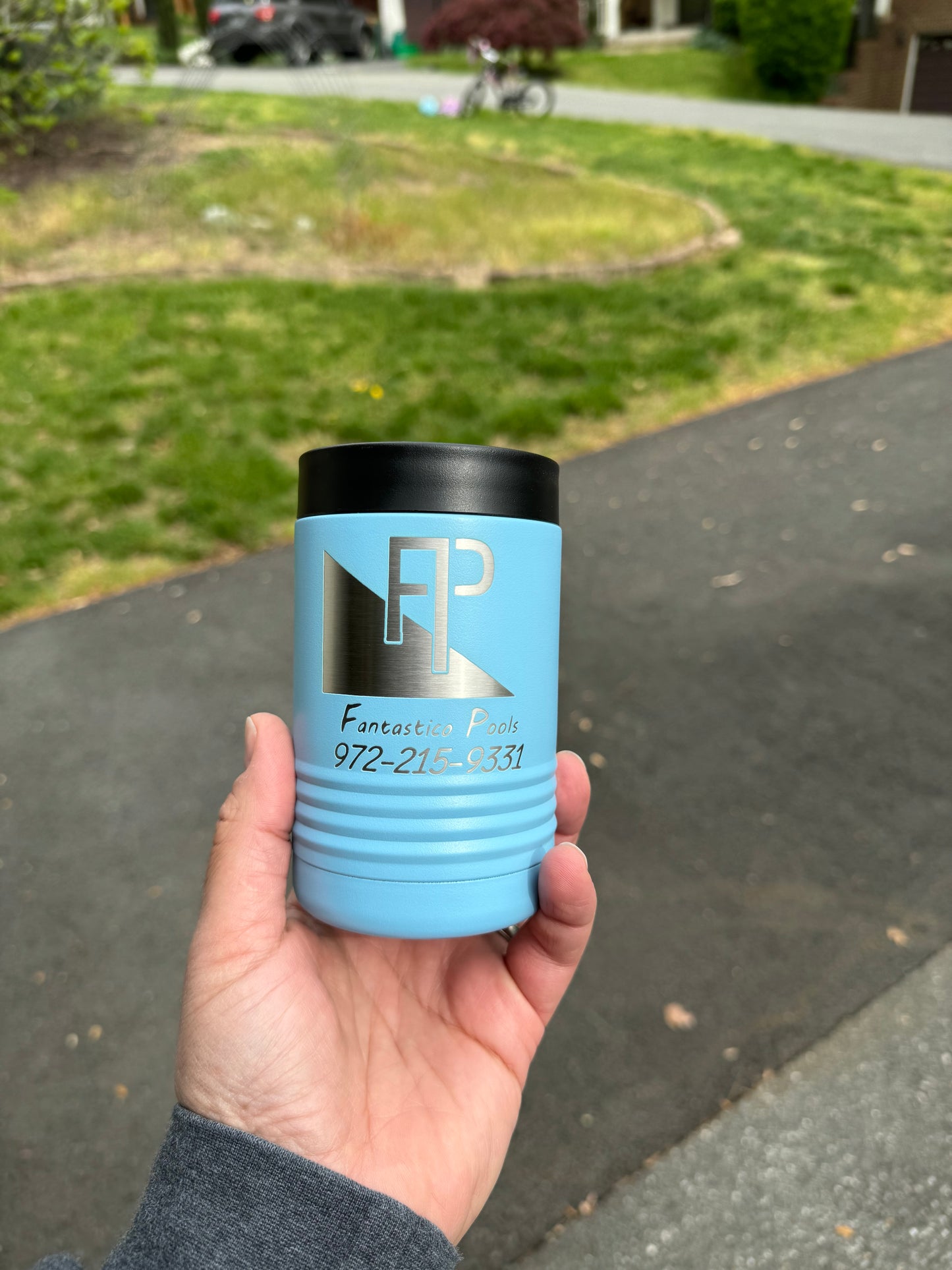 Beverage can holder