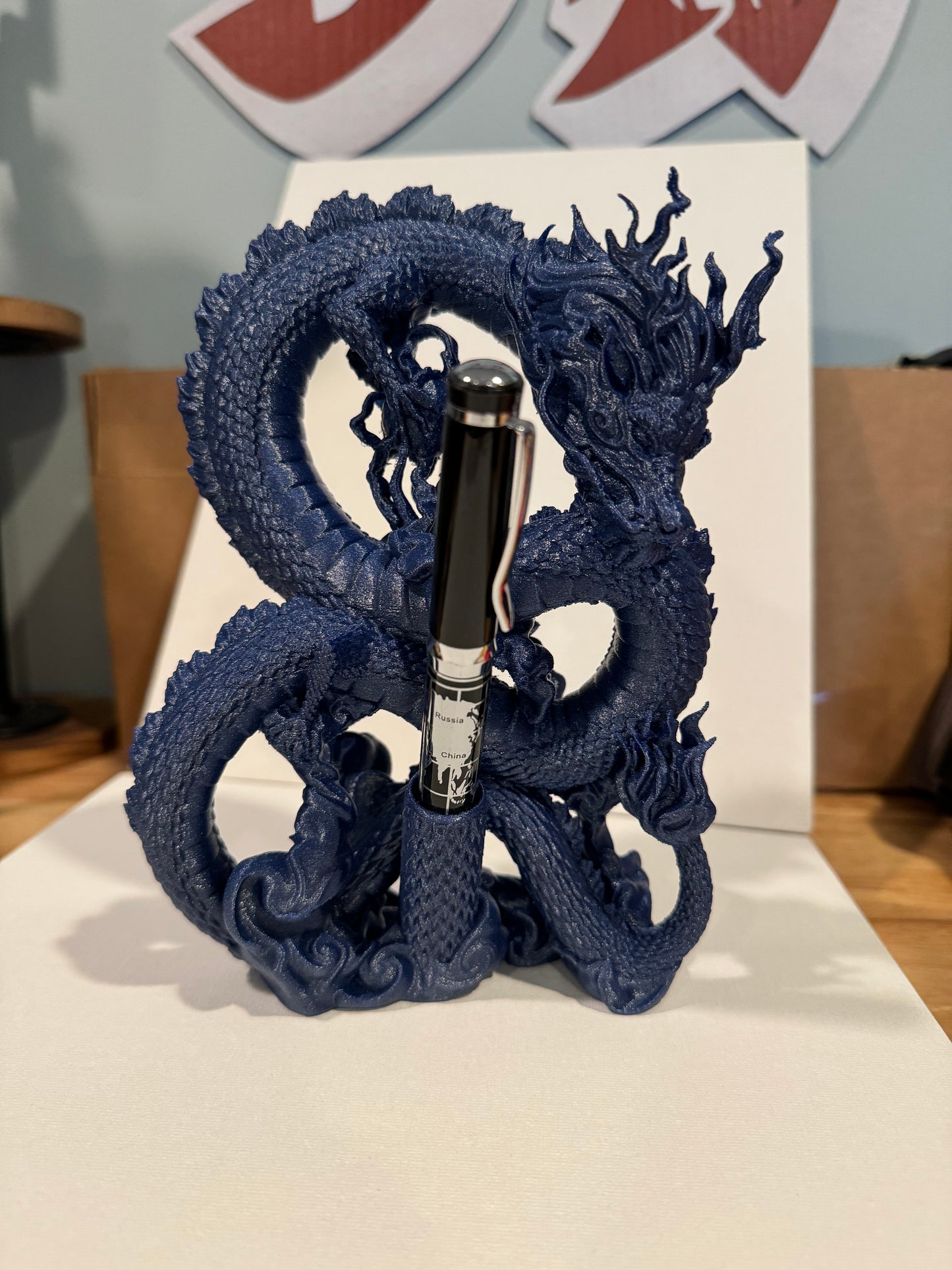 Dragon pen holder